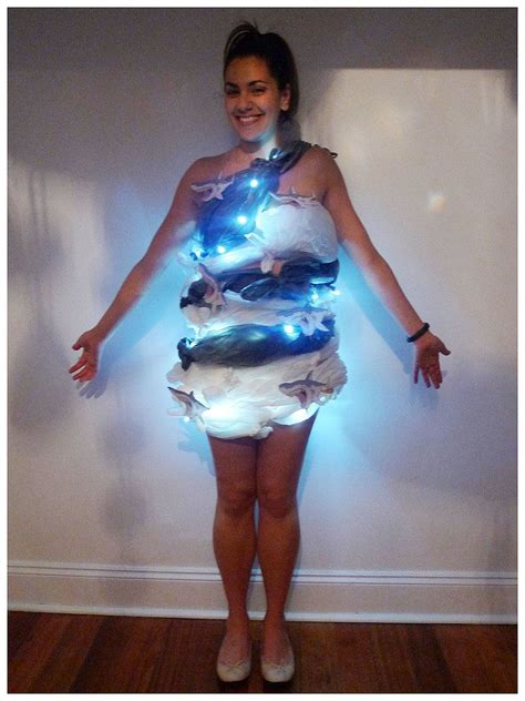40 Funny Halloween Costumes Thatll Steal The Show Halloween Costumes Women Creative Punny