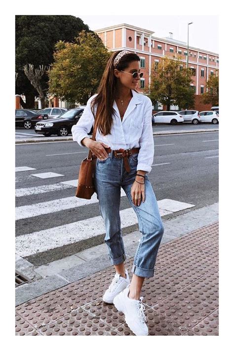 Blusa Blanca Blue Jeans El Outfit Atemporal Perfecto Effortless Chic
