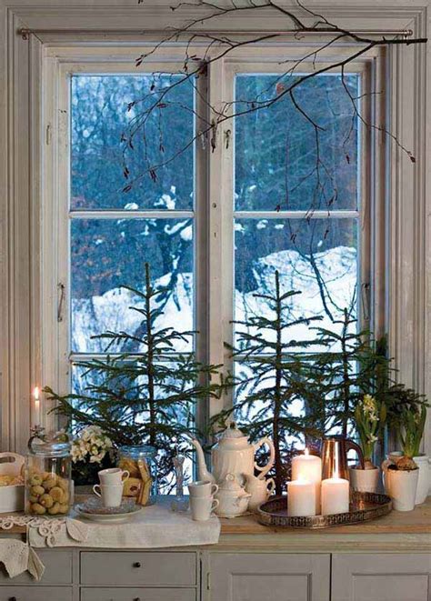 30 Most Fascinating Christmas Windows Decorating Ideas Flawssy