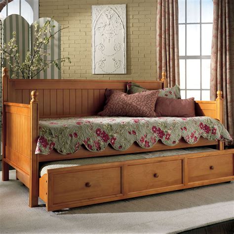 Casey Daybed Honey Maple 26701 Bed Styling Wood Daybed Wooden