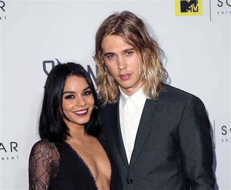Vanessa hudgens told the drew barrymore show that she and cole tucker were in a meditation group text with joe jonas and wilmer . Vanessa Hudgens Wiki, Boyfriend, Net Worth, Dating ...