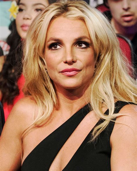 Contact britney spears on messenger. Britney Spears Social Media Posts Are Igniting Major ...
