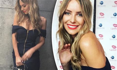 Jennifer Hawkins Flashes Cleavage In Sydney Daily Mail Online