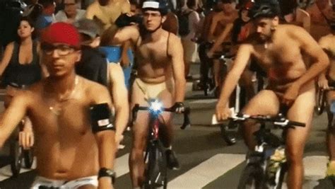 Naked Bike Ride Auch In Wien Nacktradeln F R Verkehrssicherheit