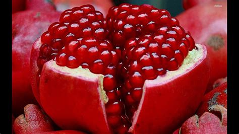 Pomegranate How To Cut Or Open A Pomegranate Easy Pomegranate