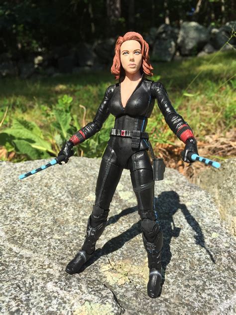 Johansson's black widow in avengers: Marvel Select Black Widow Movie Figure Review & Photos ...