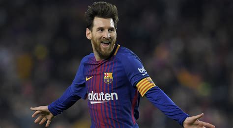 Lionel andrés messi (spanish pronunciation: Messi wows team mates and Valverde with special free kick - ARYSports.tv