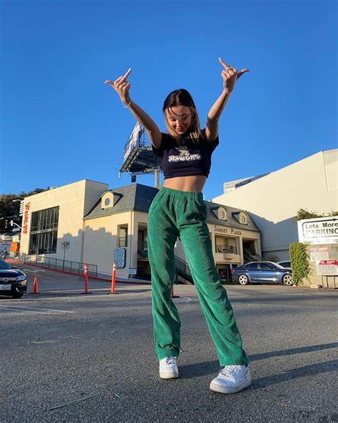 Emma Chamberlain ☆ On Instagram “🖕😌🖕” In 2020 Fashion Inspo Outfits Indie Outfits Cute