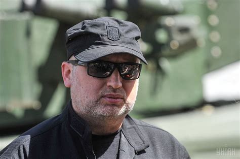 Правила перетинання державного кордону україни громадянами україни встановлюються кабінетом міністрів україни відповідно до цього закону та інших законів україни. Чтобы ни один вражеский агент или террорист не попали в ...