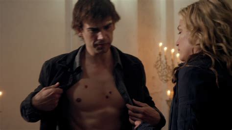 Auscaps Christopher Gorham Shirtless In Covert Affairs Frontwards