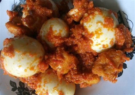 Hai semua.di video kali ini aku mau share resep masakan yang simpel yaitu tahu telur balado.cara nya simple dan praktis banget lohh cuma 1 menit. Resep Telur vs tahu balado balur lombok oleh Erna - Cookpad