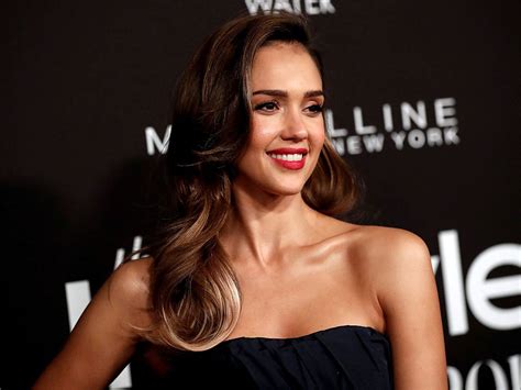 Jessica Alba Goes To Therapy With Both Of Her Daughters Toronto Sun