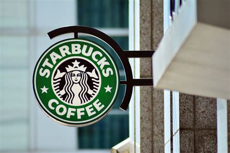A Starbucks Is Facing Backlash Because Barista Asked Police Officers To