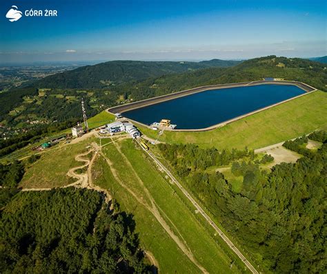 Krótka, niewymagająca kondycyjnie wyprawa na jej szczyt obfituje w przepiękne panoramy pienin, tatr i gorców oraz jeziora. PKL Góra Żar - Zapraszamy Was do zwiedzania Elektrowni ...