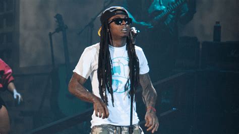 No ceilings is an official mixtape by lil wayne, which was released in 2009. Lil Wayne Drops 'No Ceilings 3' Mixtape | Power 92.3 FM