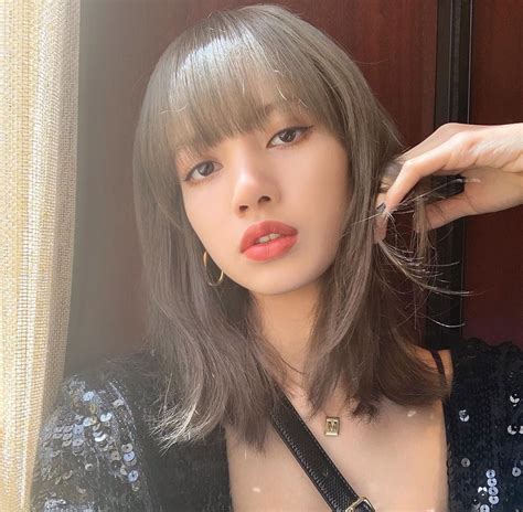 With tenor, maker of gif keyboard, add popular lisa blackpink animated gifs to your conversations. BLACKPINK's Lisa Shares Gorgeous New Selfies On Instagram