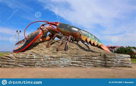 The World`s Largest Lobster Is A Concrete And Reinforced Steel