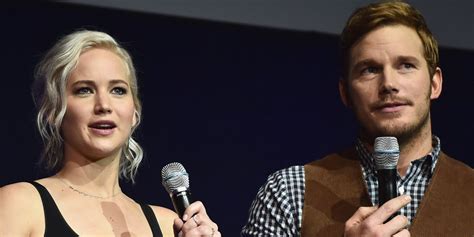 Jennifer Lawrence And Chris Pratt Expertly Shut Down Interview For Sex Question Jlaw Walks Out
