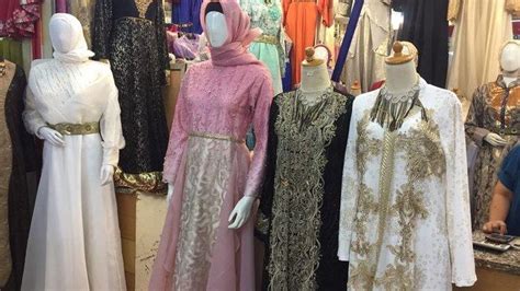 Suamiku bilang mau mas kawin apa? ﻿Rekomendasi Gamis Hijab Modern ala Syahrini di Pusat ...