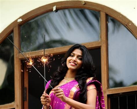 Kabali Actress Dhanshika 2016 Gallery Gethu Cinema