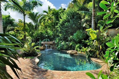 Pool Landscaping Ideas Tropical Small Backyards Piscinas Incr Veis