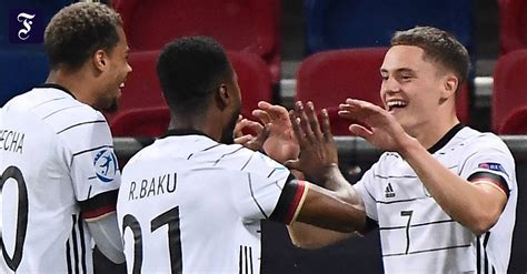 Das bestätigte joachim löw auf der. Fußball-EM Deutschland 2021: Kader, Spielorte und ...