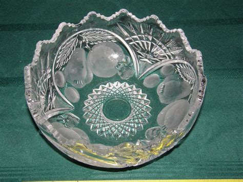 Beautiful Vintage Cut And Fruit Etched Leaded Glass Crystal Fruit Bowl