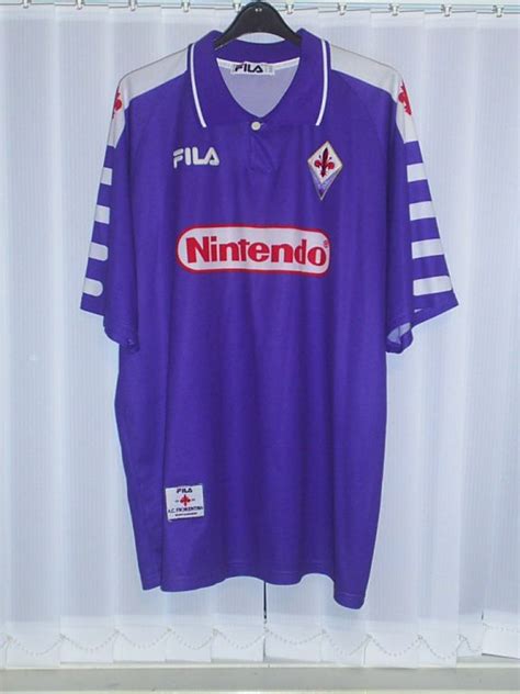 La fiorentina vince nel diluvio. Fiorentina Home Maillot de foot 1998 - 1999.