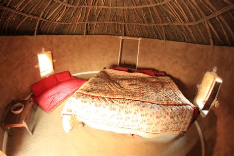 Inside The Traditional Mud Hut In Jaisalmer Mud Hut Mud Hut