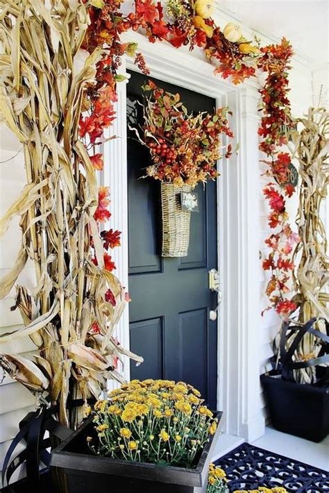 Beautiful Fall Decorations Made With Dried Corn And Corn Stalks