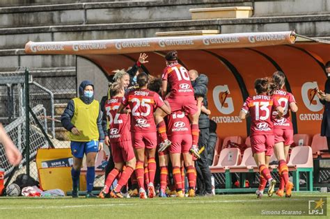 Scopri le ultime notizie, indiscrezioni, voci dagli spogliatoi e trattative sul aggiornamenti minuto per minuto di tutte le news della squadra di calcio della capitale: Calcio femminile, Roma travolgente contro la Florentia, il ...