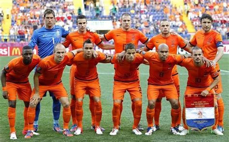 Lienhe@tinmoi.vn địa chỉ trụ sở: Đội tuyển bóng đá quốc gia Hà Lan | Bóng đá, Hà lan ...