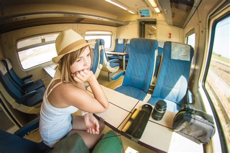 viajando en tren de zaragoza a valencia españa juanedc flickr