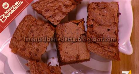Vi piacciono tanto le ricette dolci e volete provare a cucinare qualche dessert sfizioso tra i menù di benedetta parodi? Torta al Cioccolato Senza Glutine | la ricetta di ...