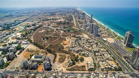 בטומי נחשבת בפי תיירים כעיירת חוף קיצית, אולם לא חסרות בה אטרקציות גם בחורף. נתניה: שכונת מגורים חדשה עם 3,000 דירות