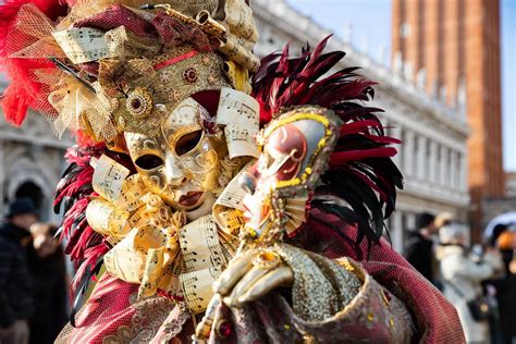 Keeping Venices Carnival Mask Tradition Alive Anywhere And Everywhere
