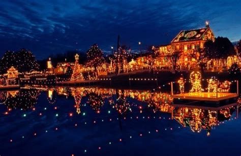 Top 11 Best Christmas Towns In The United States