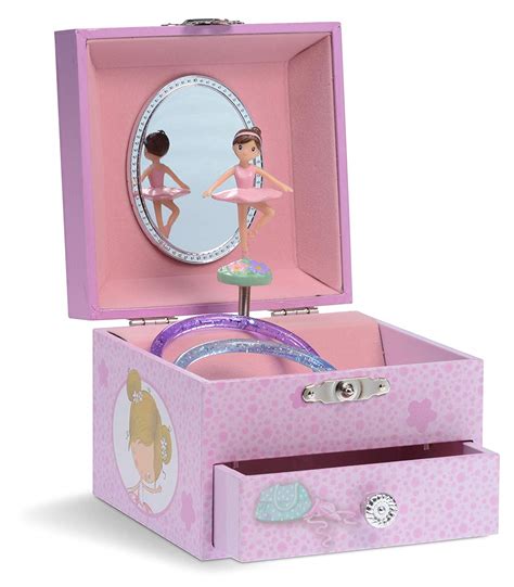 Va scelto con cura e classe, di solito si regala un diamante, ma l'anello di fidanzamento, segno ever green che suggella un amore forte che vuole arrivare all'altare! Idee regalo per bambine di 4-6 anni - Easymomswissmade