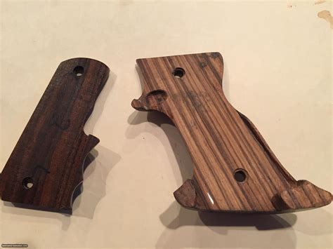 Burled Walnut Target Grips For The 1911 Acp Mint