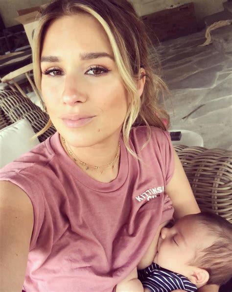 jessie james decker shares candid breastfeeding photo as she asks for mommy advice