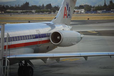 Mcdonnell Douglas Md 80 Details Of Aa Md 80 Engine Wing Flickr