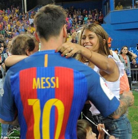 The pair have been together for over a decade. Gerard Pique partner Shakira deny Antonella Roccuzzo rift ...