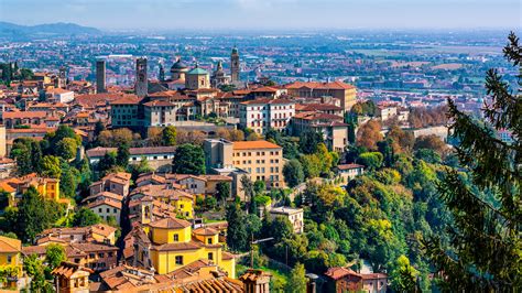 Its short distance from the capital of lombardy makes bergamo is divided into two parts; Bergamo Travel