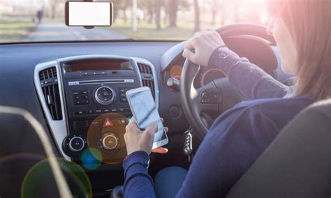 A Third Of Motorists Admit To Using Phone Road Safety 1st Central