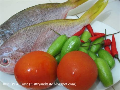 Jenis ini dikenal sebagai perenang cepat dan termasuk ikan diurnal. Resep Gulai Ikan Ekor Kuning | Just Try & Taste