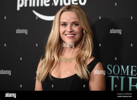 Reese Witherspoon Arrives At The Premiere Of Something From Tiffanys On Tuesday Nov 29