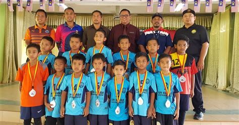 Contextual translation of naib pengerusi kelab into english. UNIT KOKU SKPT: Skuad Bola Sepak Bawah 10 SK Padang Terap ...