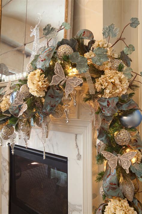 35 Stunning Garland Christmas Decorations Ideas