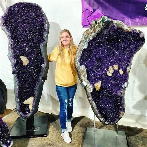 These Gigantic Amethyst Geodes Stand 22 Feet Tall Mystical Raven