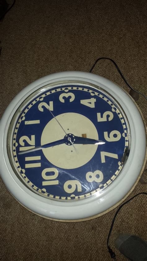 Cleveland spinner neon clock green version | collectors weekly. Original Cleveland Neon Clock, Bullseye! | The H.A.M.B.